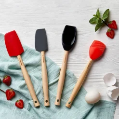 Le Creuset Craft Medium Silicone Spatula - Cerise