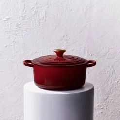 Le Creuset Signature Cast Iron 22cm Round Casserole - Garnet
