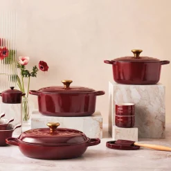 Le Creuset Signature Cast Iron 22cm Round Casserole - Garnet