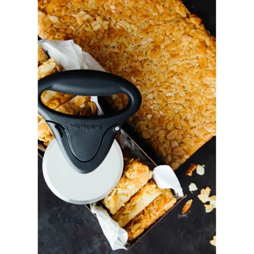 Microplane Pizza Cutter - Black