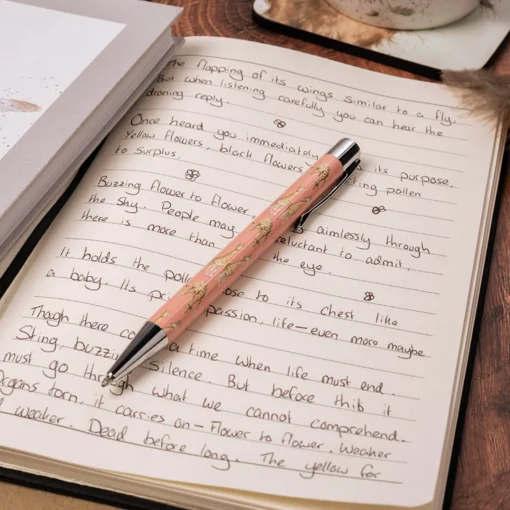 Wrendale Designs by Hannah Dale Pen - Giraffe / Pink